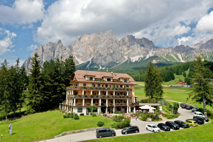 hotel cortina d'ampezzo